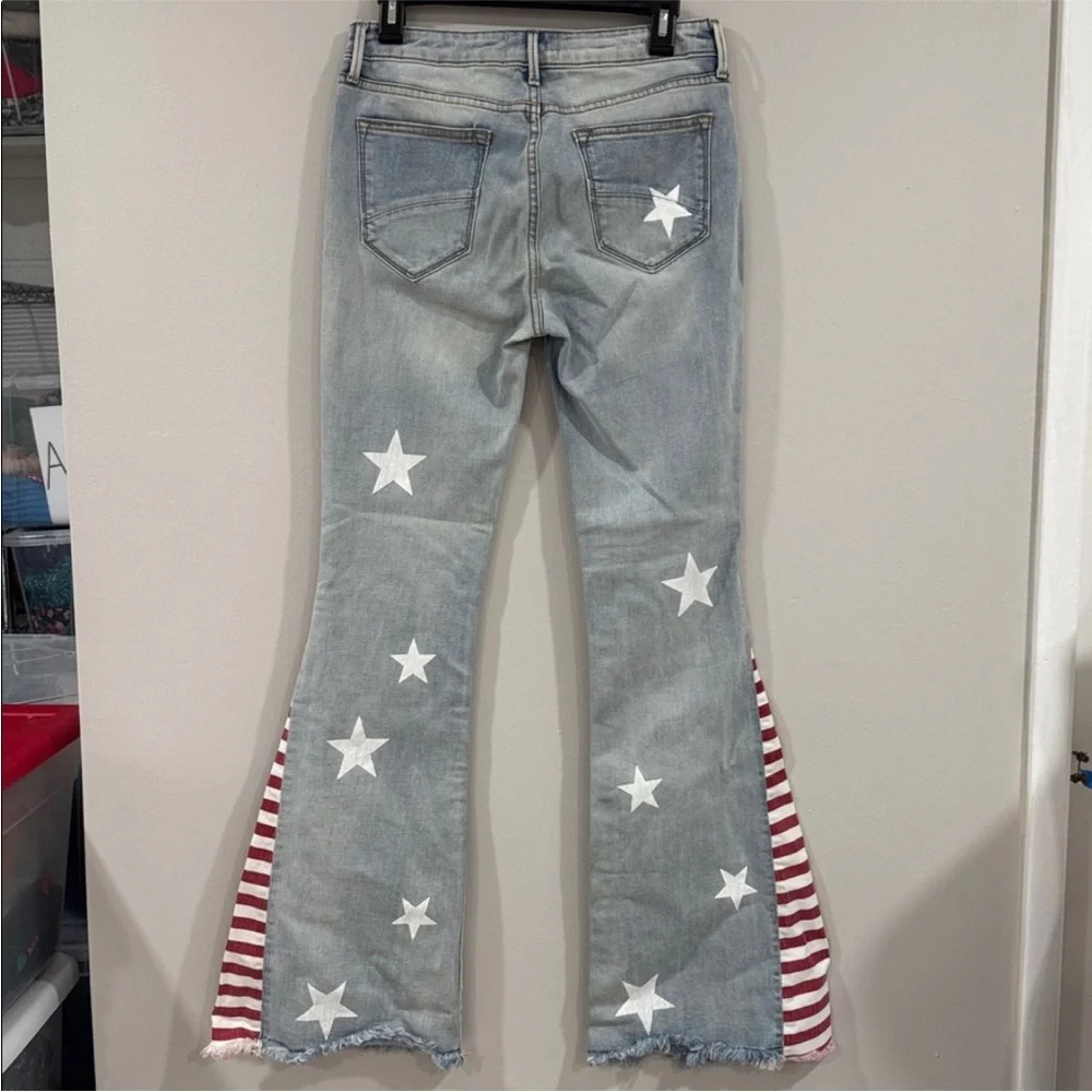 4th of July ready with these DRIFTWOOD Light Blue Star and Red Stripe FlareJeans - Picture 5 of 8